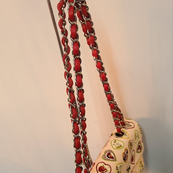CHANEL Valentine Heart Single Flap Small Chain Shoulder Bag - Picture 4 of 16